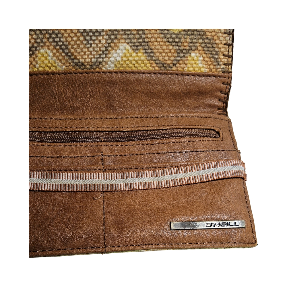 Preloved Brown and Tan O'Neill Wallet - Picture 6 of 7